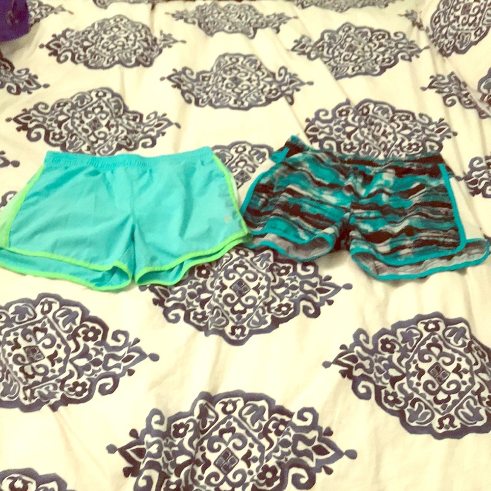 Old Navy set of 2 go-dry athletic shorts size 14